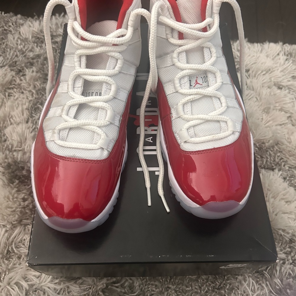 Jordan Red and White Sneakers jordan cherry 11 retro size 9.5